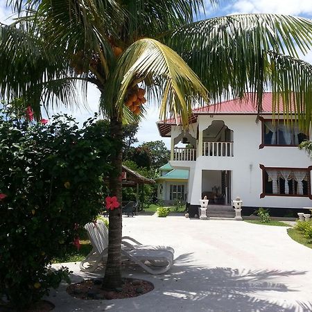 Zanboza Guesthouse ラ・ディーグ島 エクステリア 写真