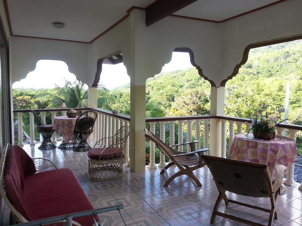 Zanboza Guesthouse ラ・ディーグ島 部屋 写真