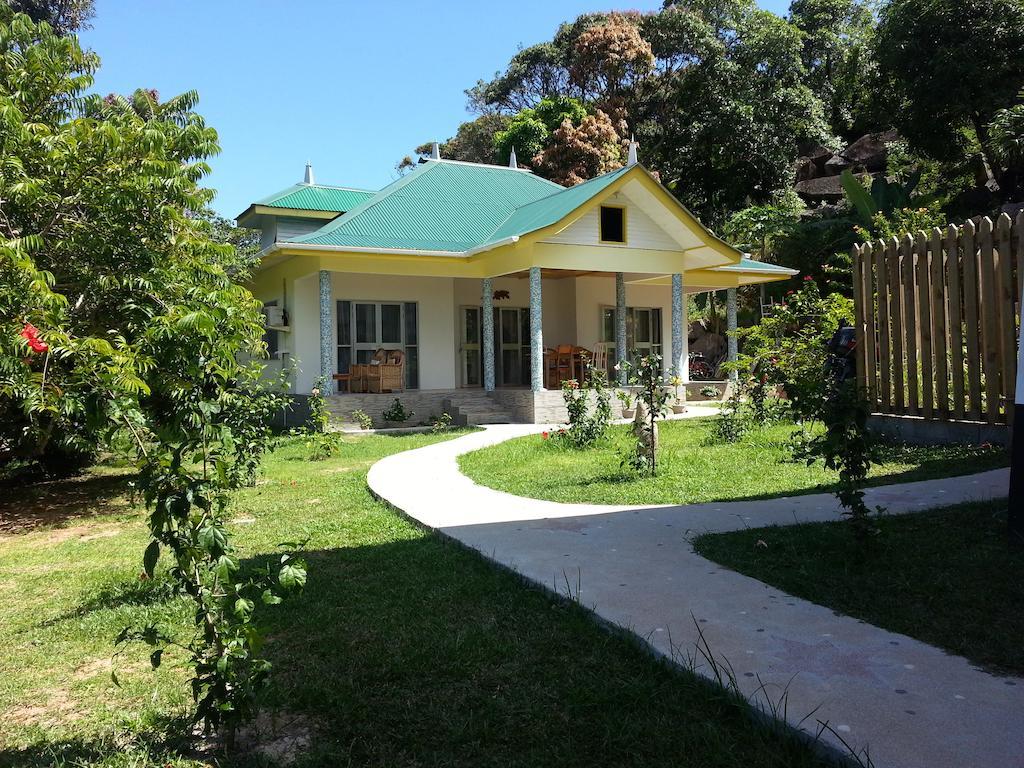 Zanboza Guesthouse ラ・ディーグ島 部屋 写真
