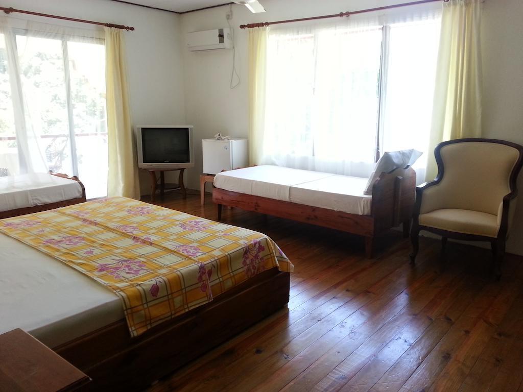 Zanboza Guesthouse ラ・ディーグ島 部屋 写真