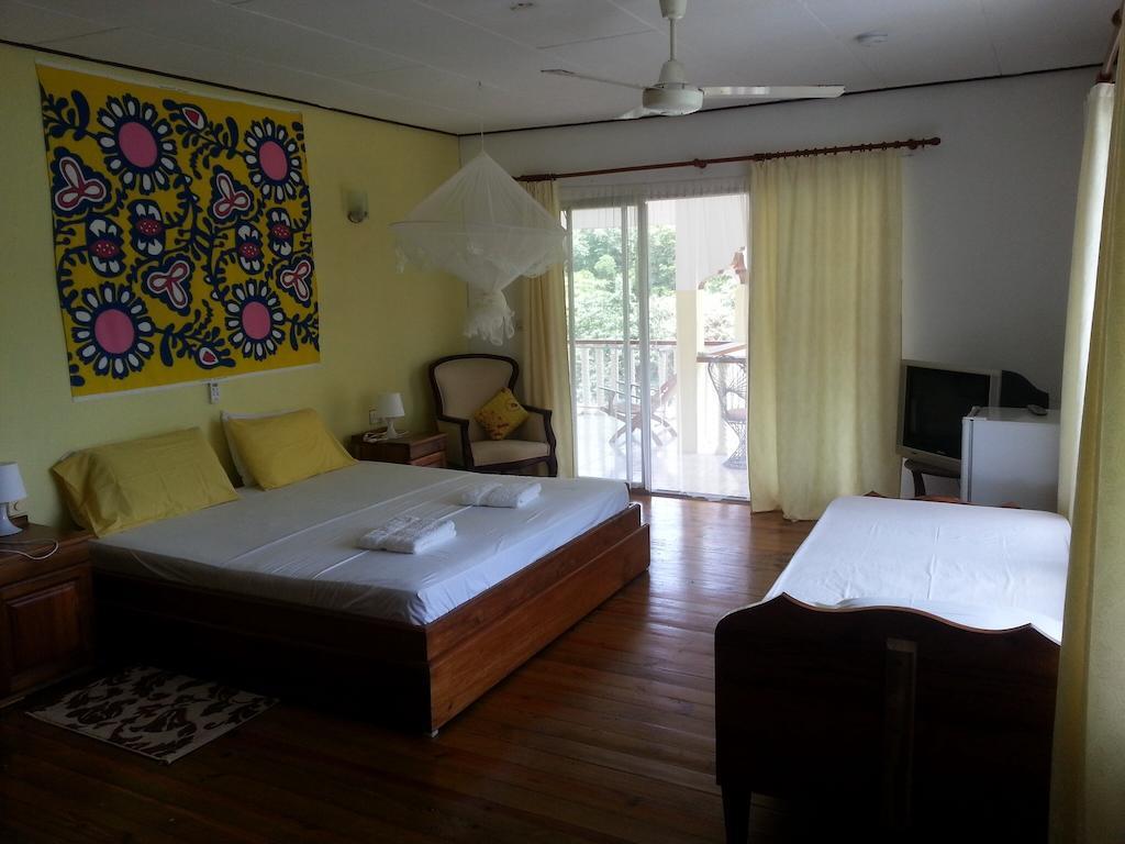 Zanboza Guesthouse ラ・ディーグ島 部屋 写真