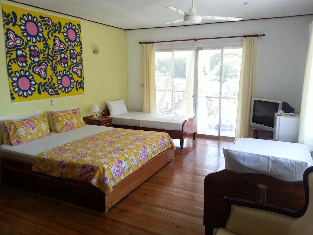 Zanboza Guesthouse ラ・ディーグ島 部屋 写真
